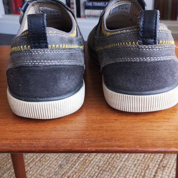 Skechers leather slip-ons - Picture 9 of 10